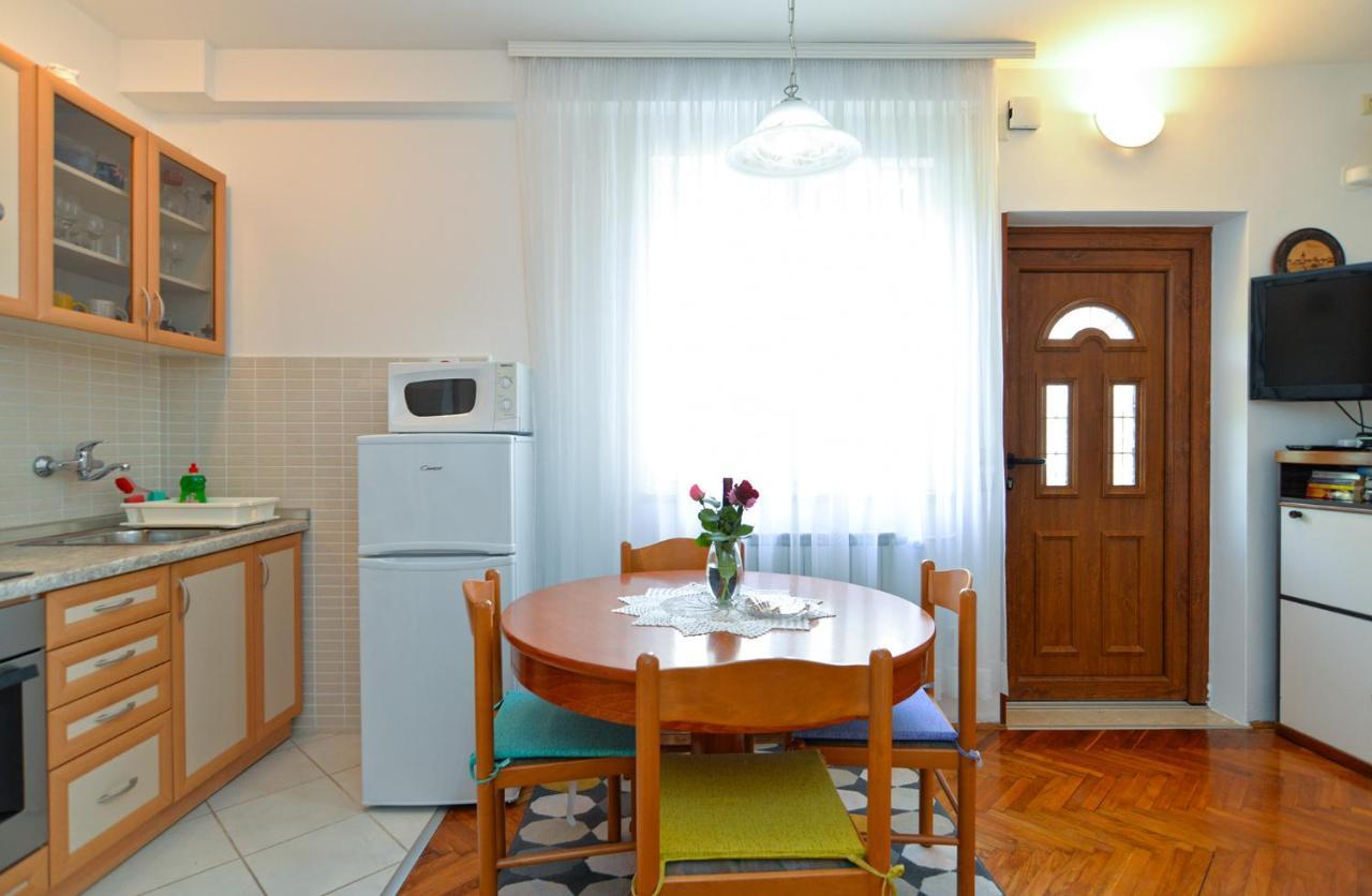 Marko 1377 Apartment *
